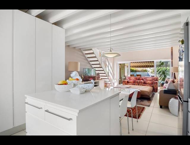 3 BEDROOM PROPERTY TO RENT IN CONSTANTIA